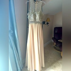 Stunning Prom/ Homecoming/ Wedding Long Dress with sequined mesh bodice-Size 2